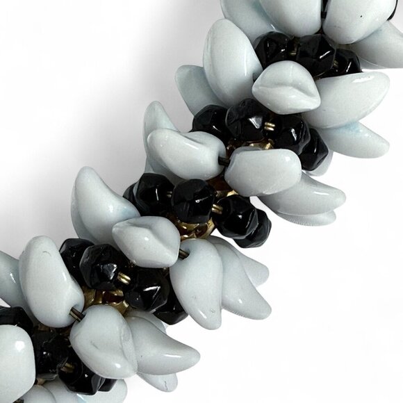 Vintage 1950s Milk Glass and Black Bead Necklace - Picture 4 of 11